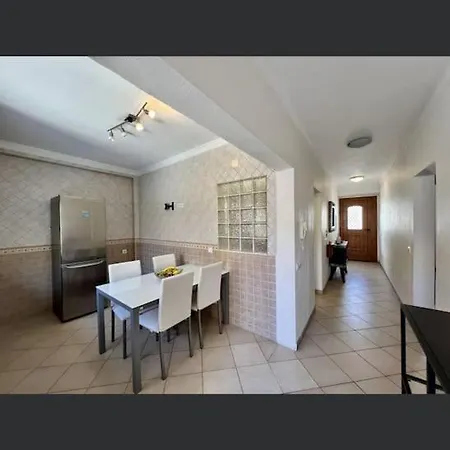 Casa Gomes Guerreiro Villa *